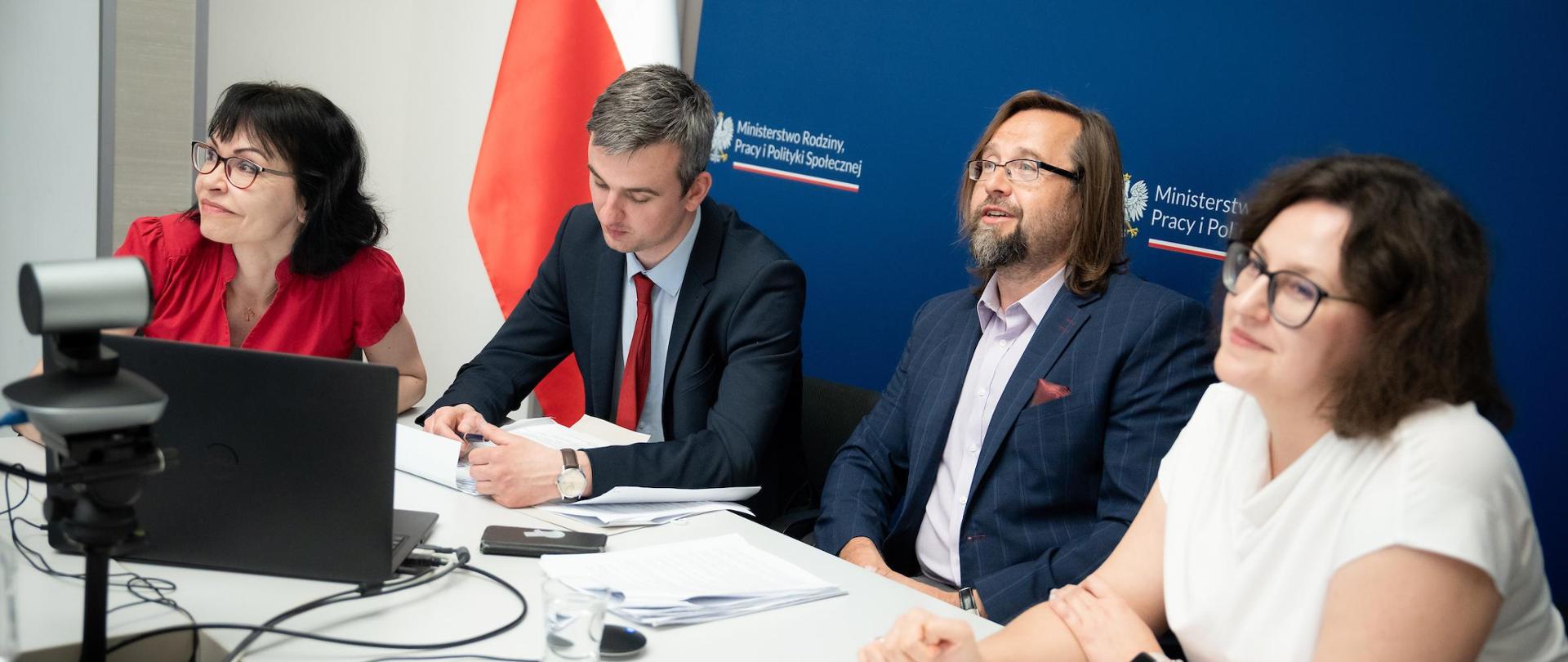 Ustawa o ochronie sygnalistów. Eksperci MRPiPS odpowiadają na pytania pracodawców