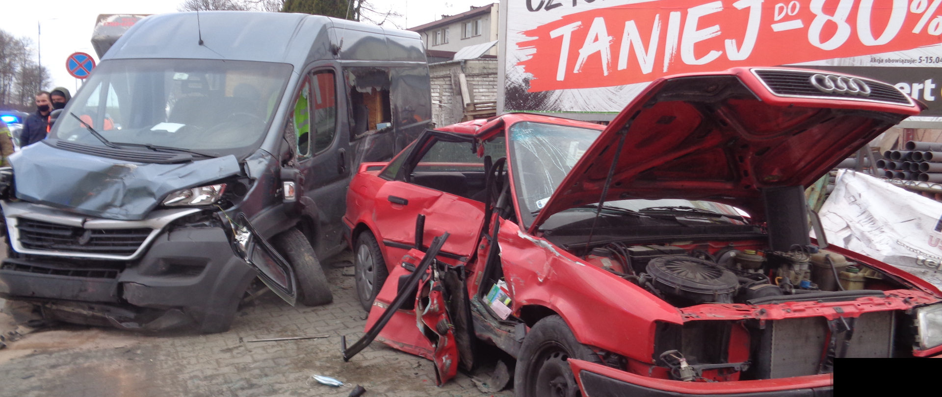 JEDNA OSOBA POSZKODOWANA W ZDARZENIU DROGOWYM W PIŃCZOWIE 