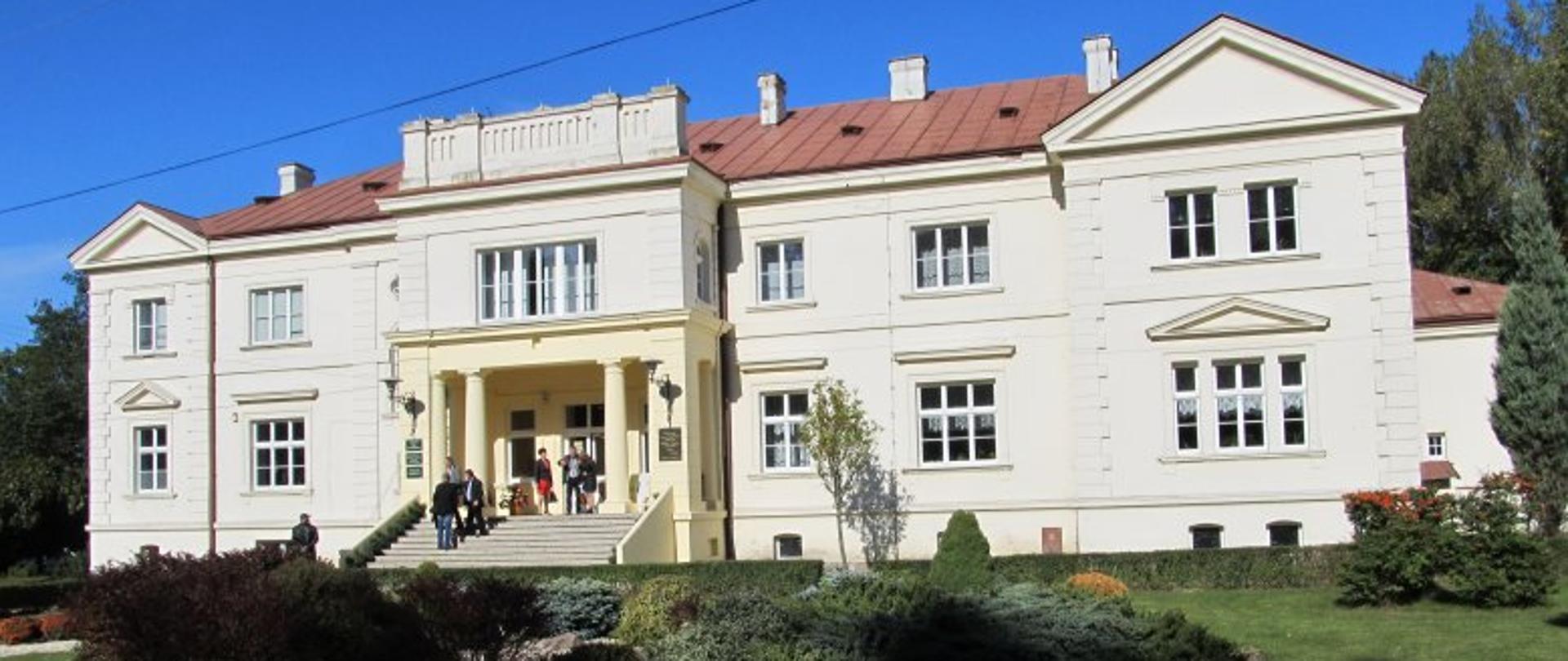 Pałac w Wojsławicach - siedziba muzeum