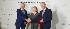 NCBR, PFR i PFR Ventures razem dla zielonych technologii. Osoby na zdjęciu:
Małgorzata Walczak, prezes PFR Ventures, Bartłomiej Pawlak, wiceprezes PFR, następnie Wojciech Kamieniecki, dyrektor NCBR