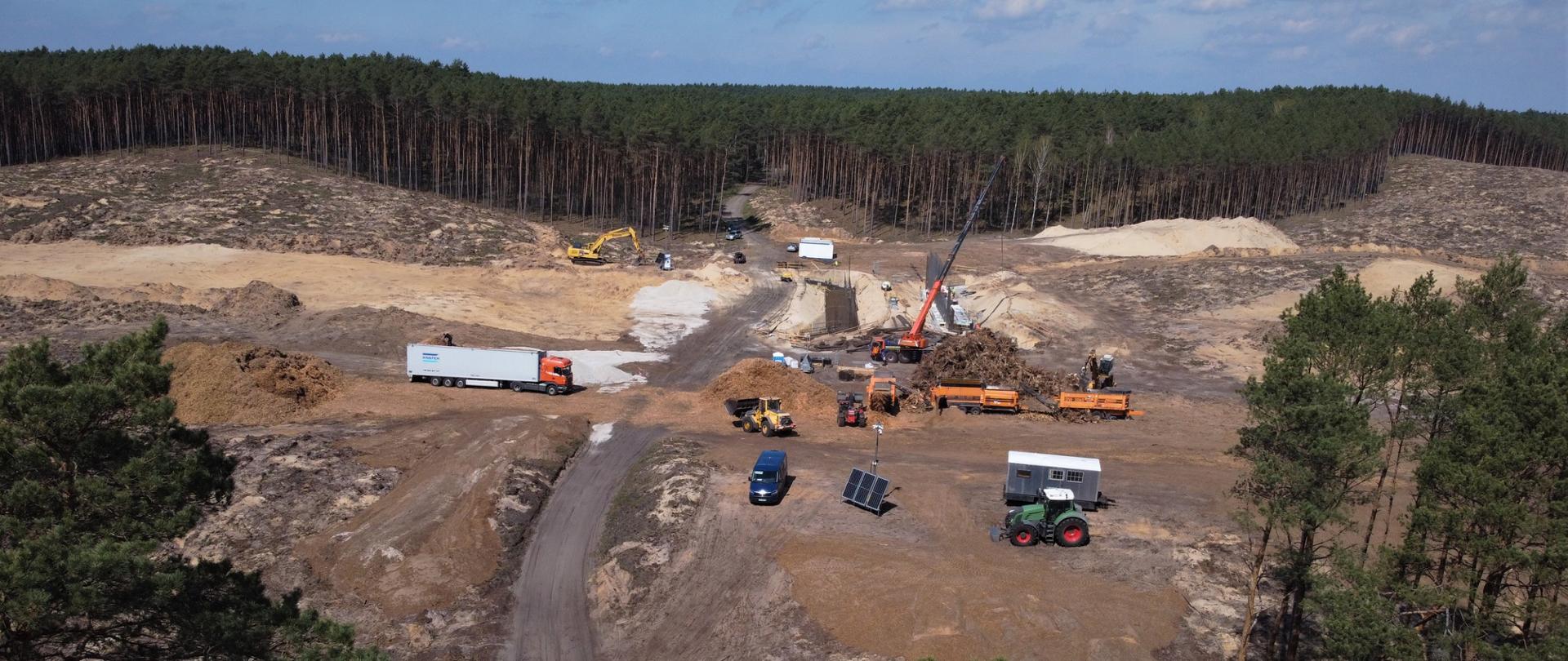 Budowa wiaduktu WS-5 k. MOP Emilianowo (kwiecień 2025)