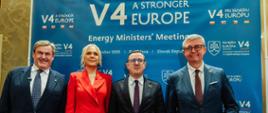 Ministrowie Energii V4 pozują do wspólnego zdjęcia