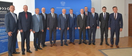 Uczestnicy uroczystości podpisania porozumienia o współpracy przy usuwaniu awarii sieci elektroenergetycznych