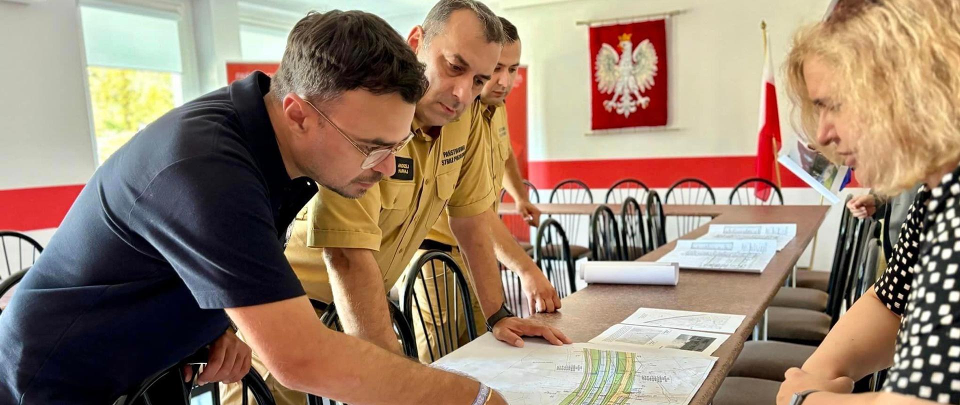 Przedstawienie planów budowy