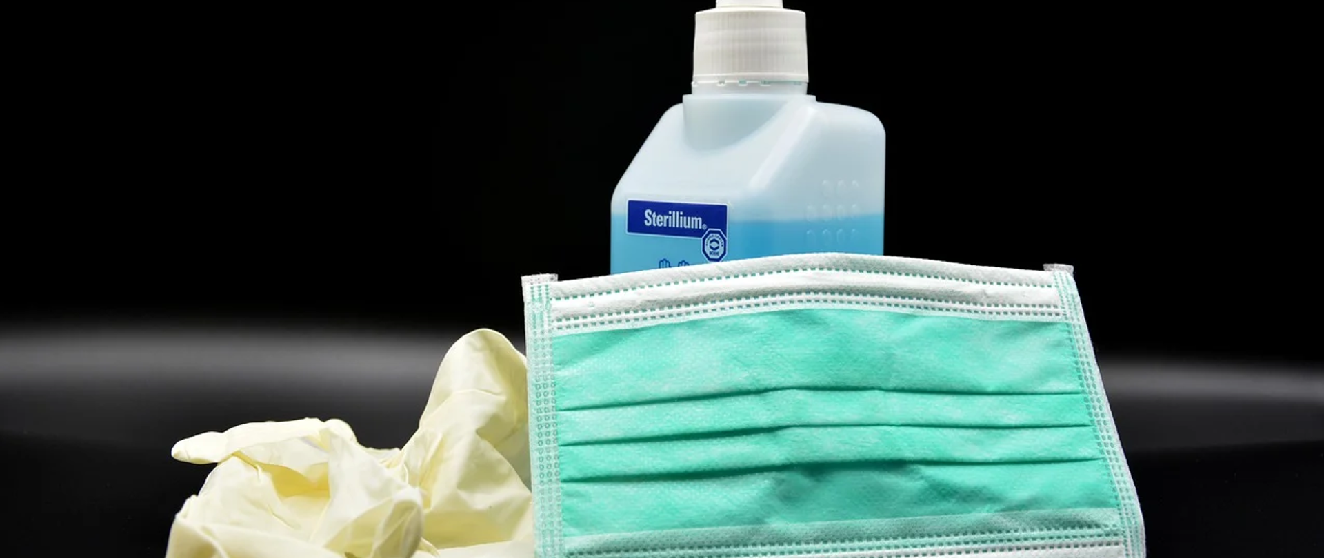 Środki ochrony indywidualnej: rękawiczka nitrylowa, maseczka jednorazowa, płyn dezynfekcyjny.