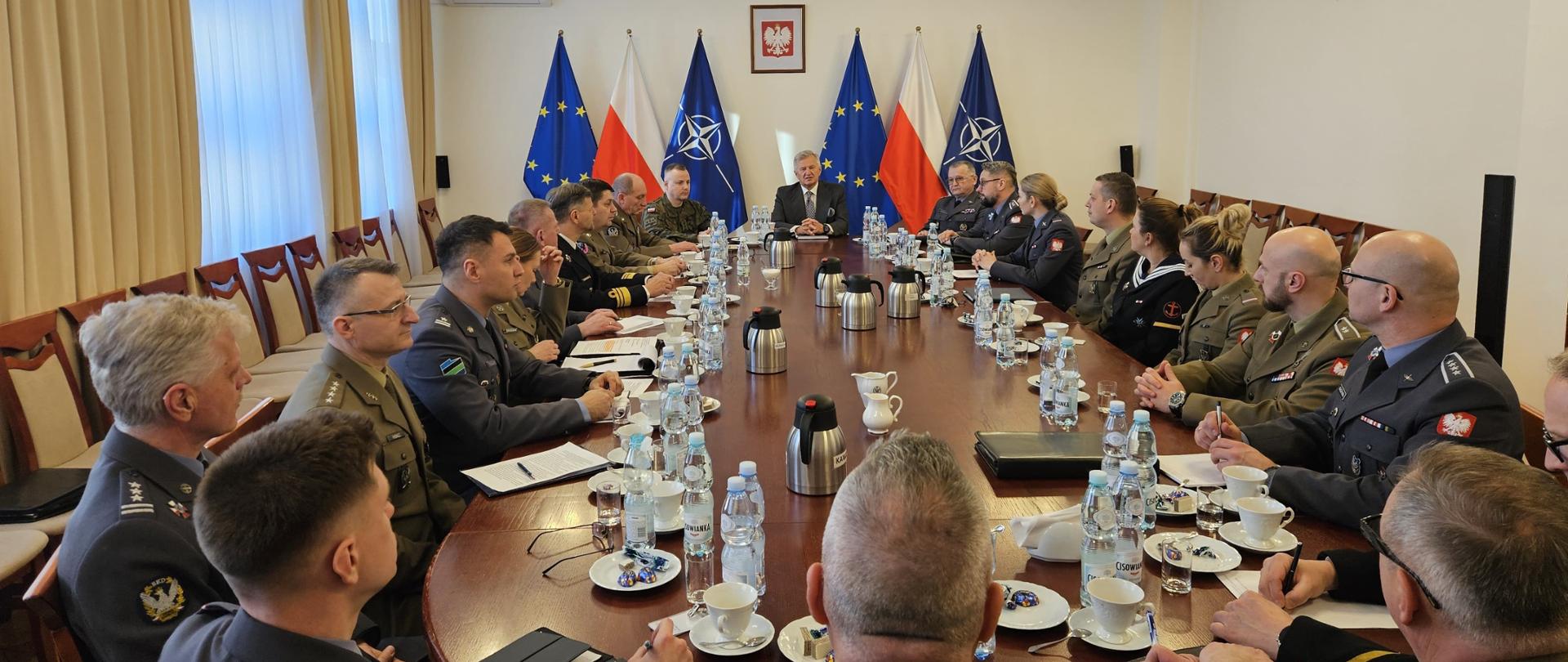 3 lutego br. wiceminister obrony narodowej Stanisław Wziątek spotkał się z Prezydium Organów Przedstawicielskich Żołnierzy Zawodowych, wybranym w wyniku kampanii sprawozdawczo-wyborczej przeprowadzonej w 2025 roku.