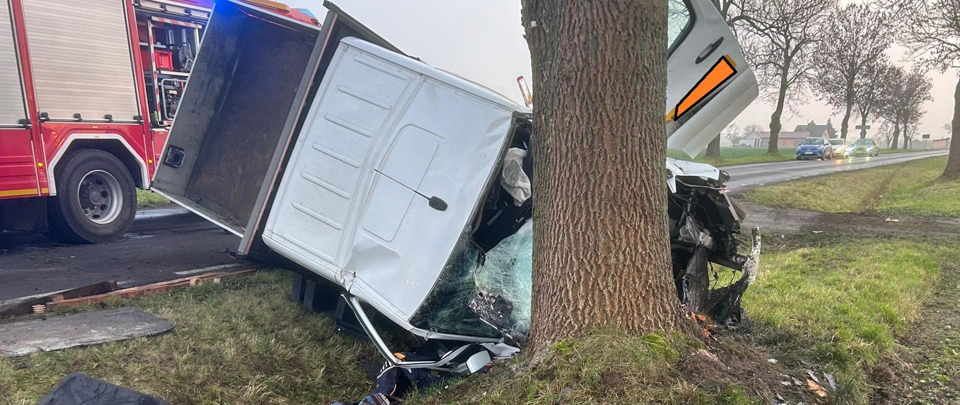 WYPADEK DROGOWY W MIEJSCOWOŚCI KRZEWATA