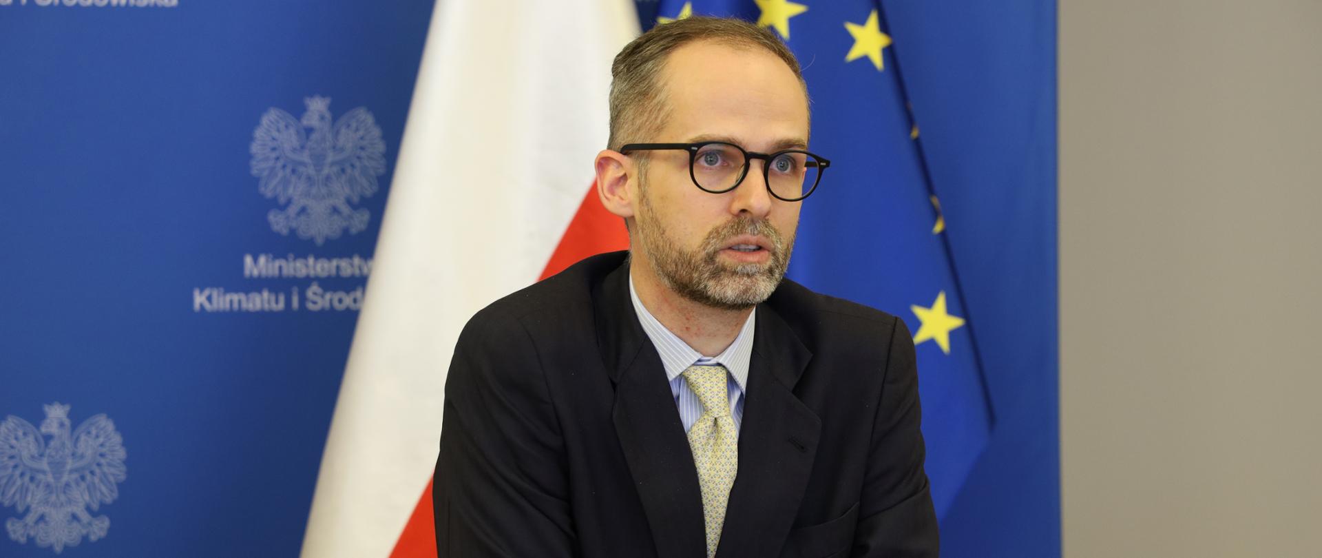 Wiceminister klimatu i środowiska Adam Guibourgé-Czetwertyński podczas spotkania z Andreasem Feichtem, sekretarzem stanu w Federalnym Ministerstwie Gospodarki i Energii Niemiec