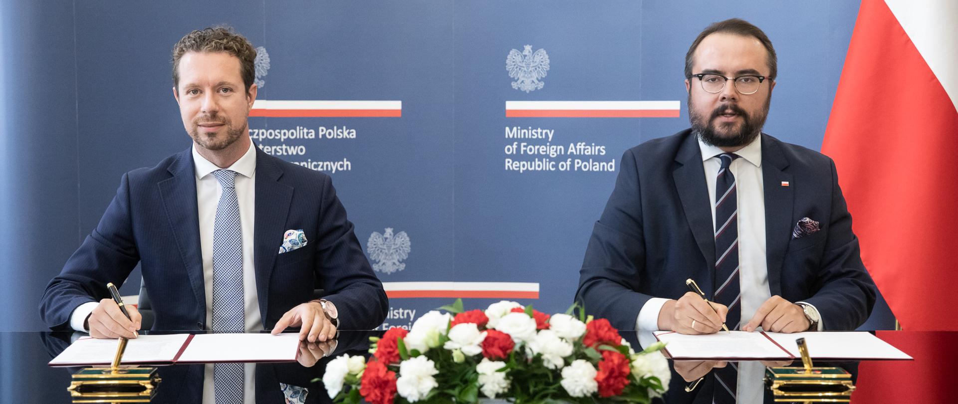 Ministry of Foreign Affairs and Polish Agency for Enterprise Development sign cooperation agreement