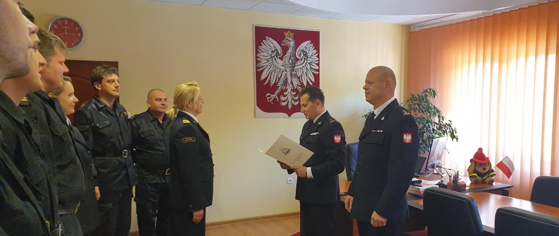 Podziękowania i gratulacje.