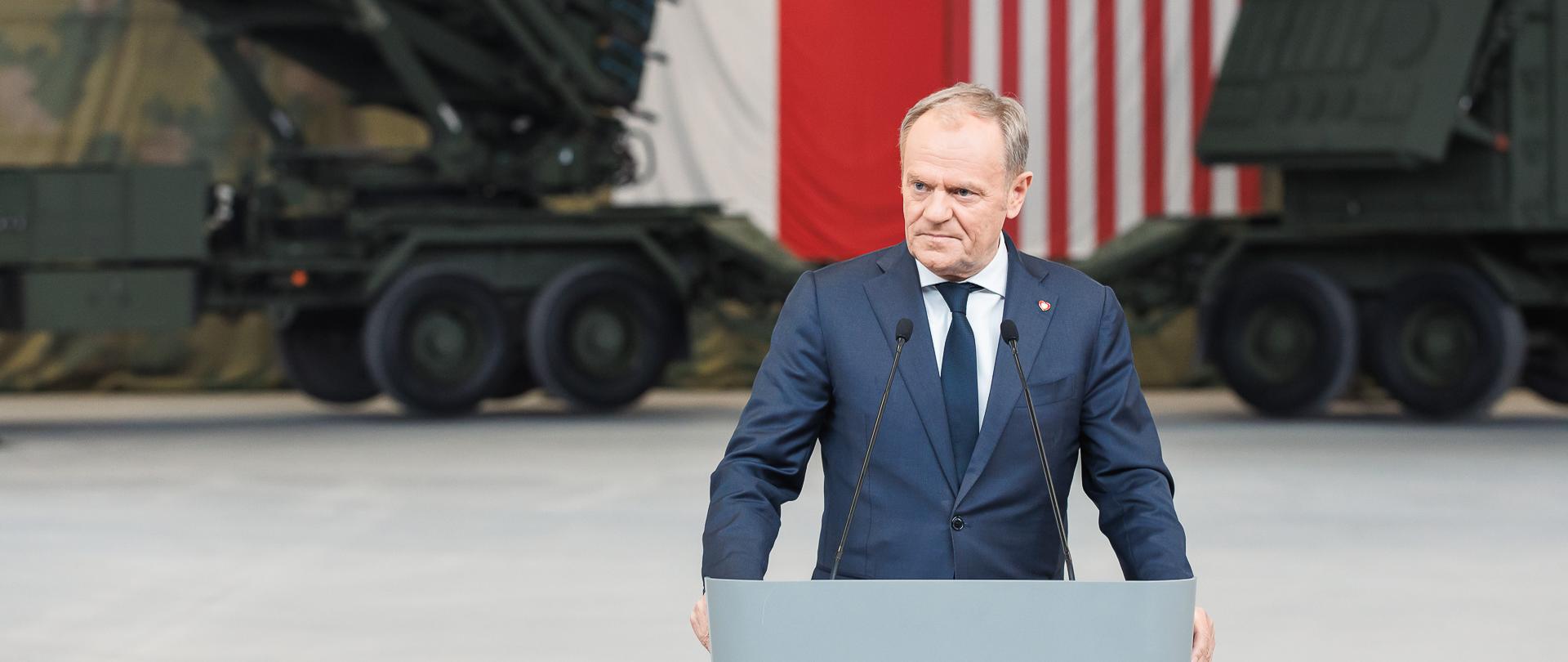  Donald Tusk at Sochaczew military base