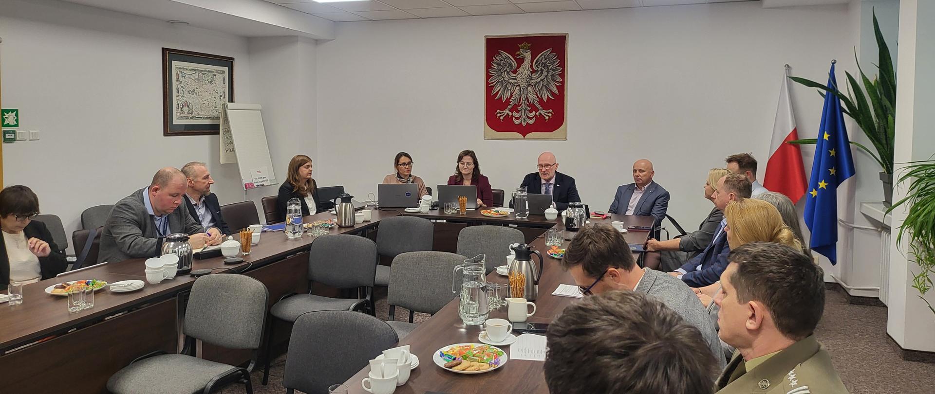członkowie Rady Infrastruktury Informacji Przestrzennej podczas posiedzenia 14.10.2026 r.
