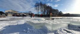 Pokaz ratownictwa lodowego na jez. Gieret, w miejscowości Giby.