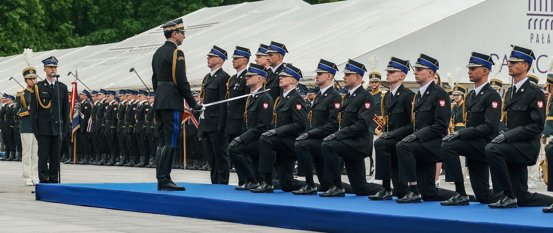 Zdjęcie z promocji na pierwszy stopień oficerski PSP