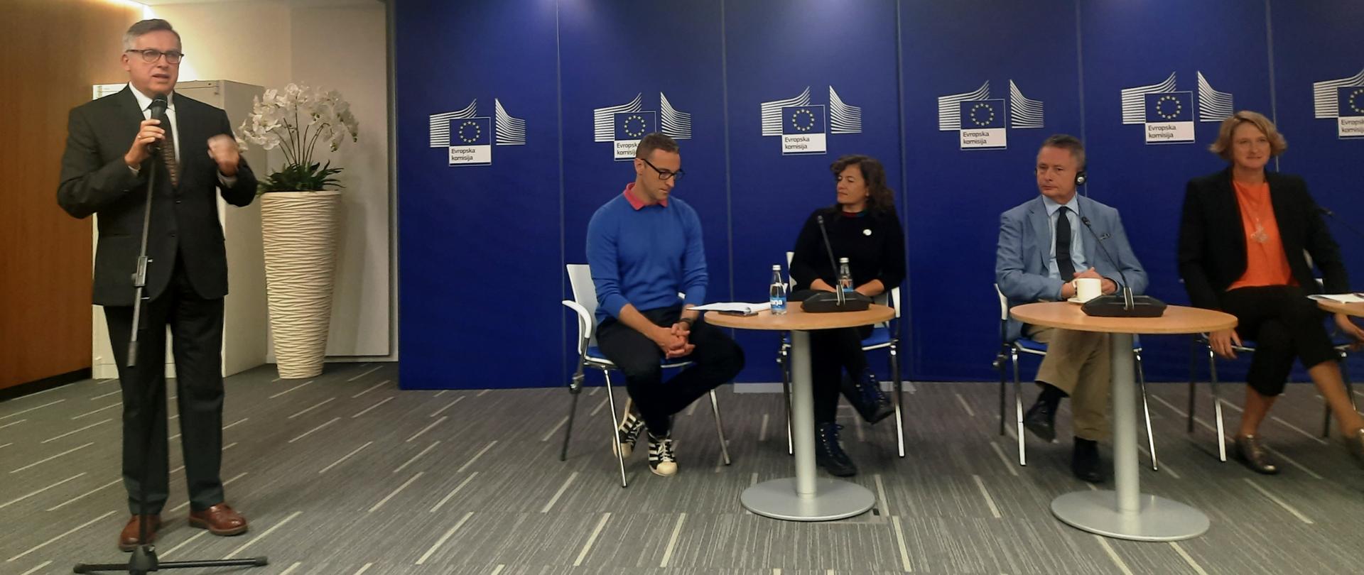 Otwarcie_debaty_o_rosyjskiej_dezinformacji_przez_Ambasadora_RP_w_Słowenii_Krzysztofa_Olendzkiego