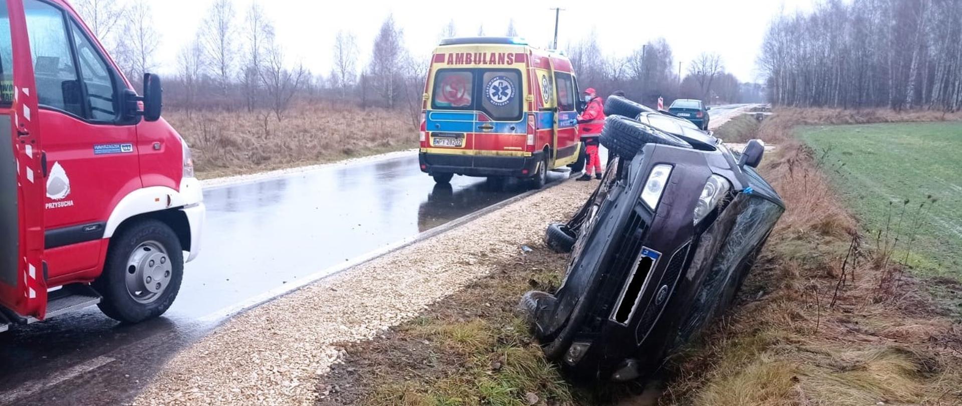 Wypadek samochodu osobowego w miejscowości Janików