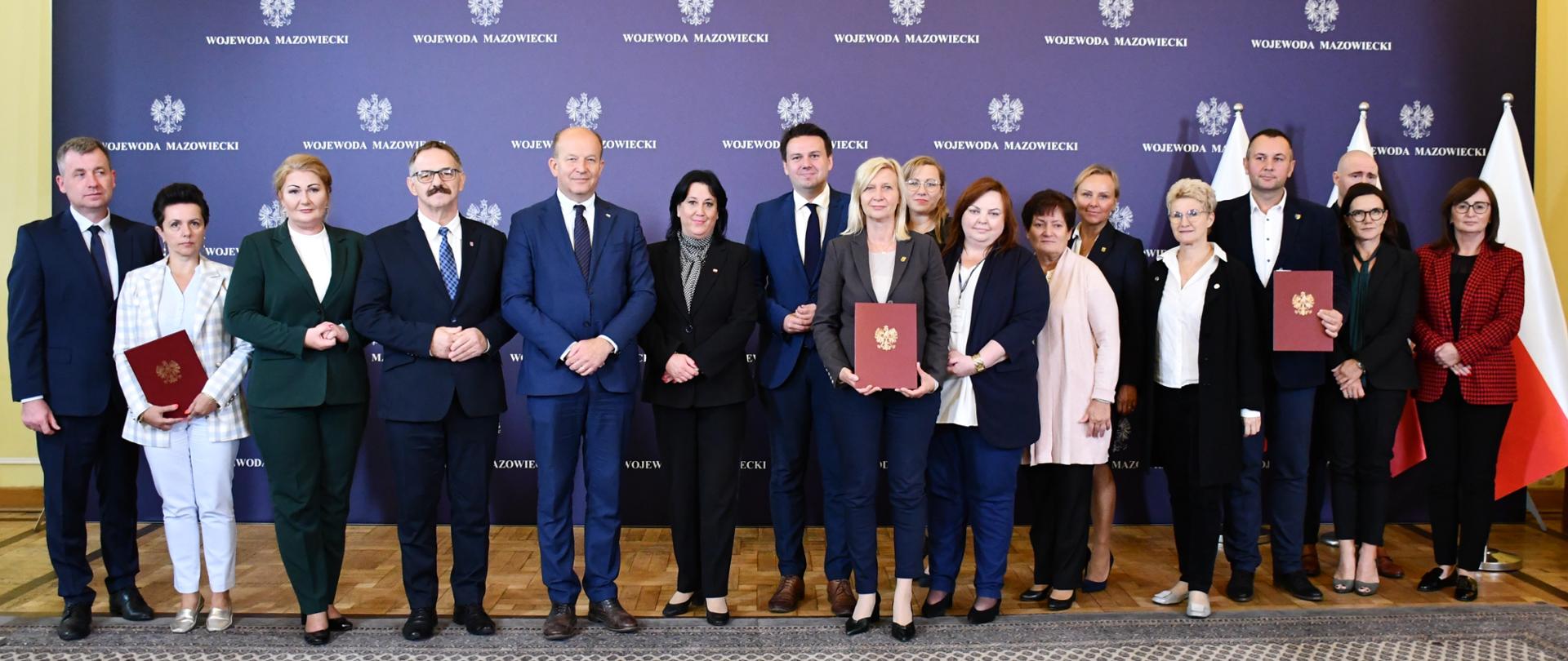 Uroczystość podpisania umów z JST w ramach Programu "Centra opiekuńczo-mieszkalne"