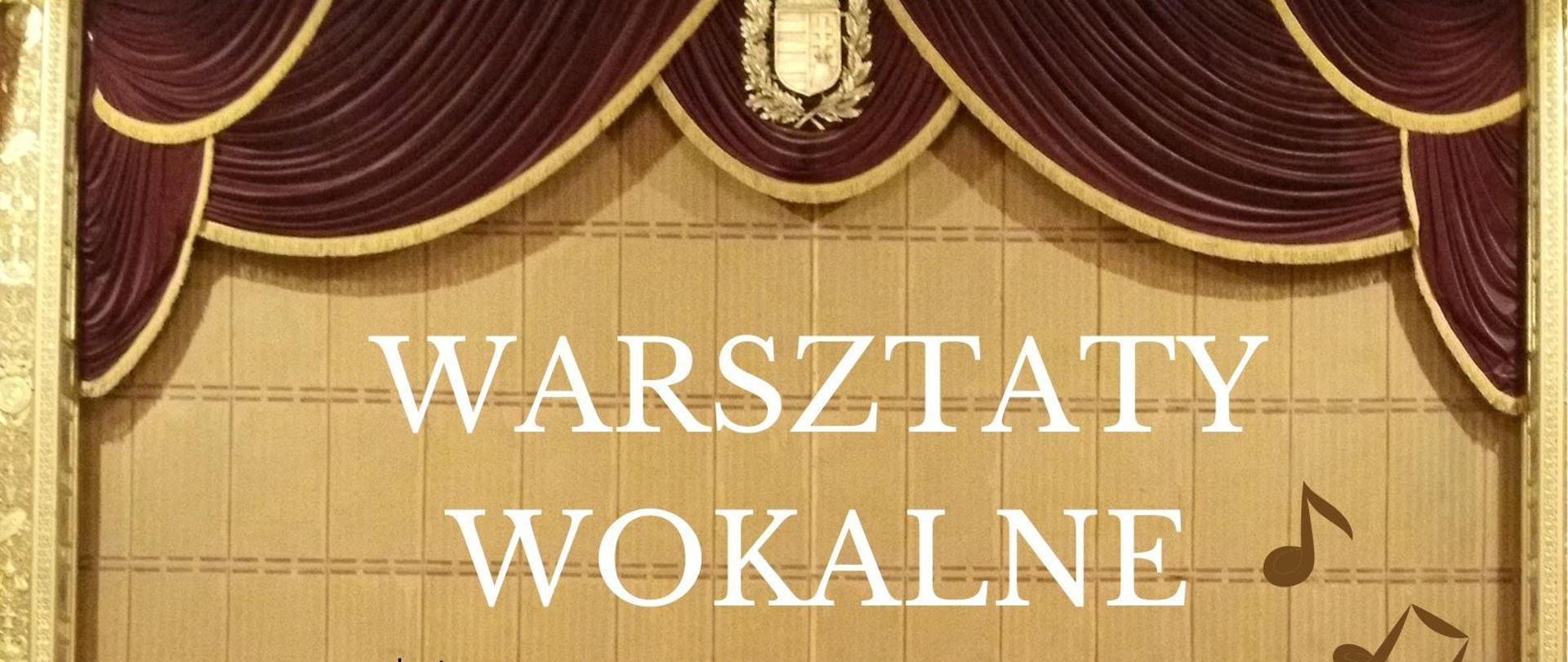 Grafika - Afisz warsztatów wokalnych. przedstawia graficzny wizerunek sceny operowej i foteli widowni. Na scenie stoją rysunkowe postaci śpiewaczki i śpiewaka operowego. Centralny napis: WARSZTATY WOKALNE poprowadzi profesor dr habilitowany Jan Ballarin. W dolnej części na żółtym tle logo szkoły, data 8 grudnia 2022, czwartek, godz. 11.00, Sala Koncertowa im. Jerzego Kozarzewskiego.