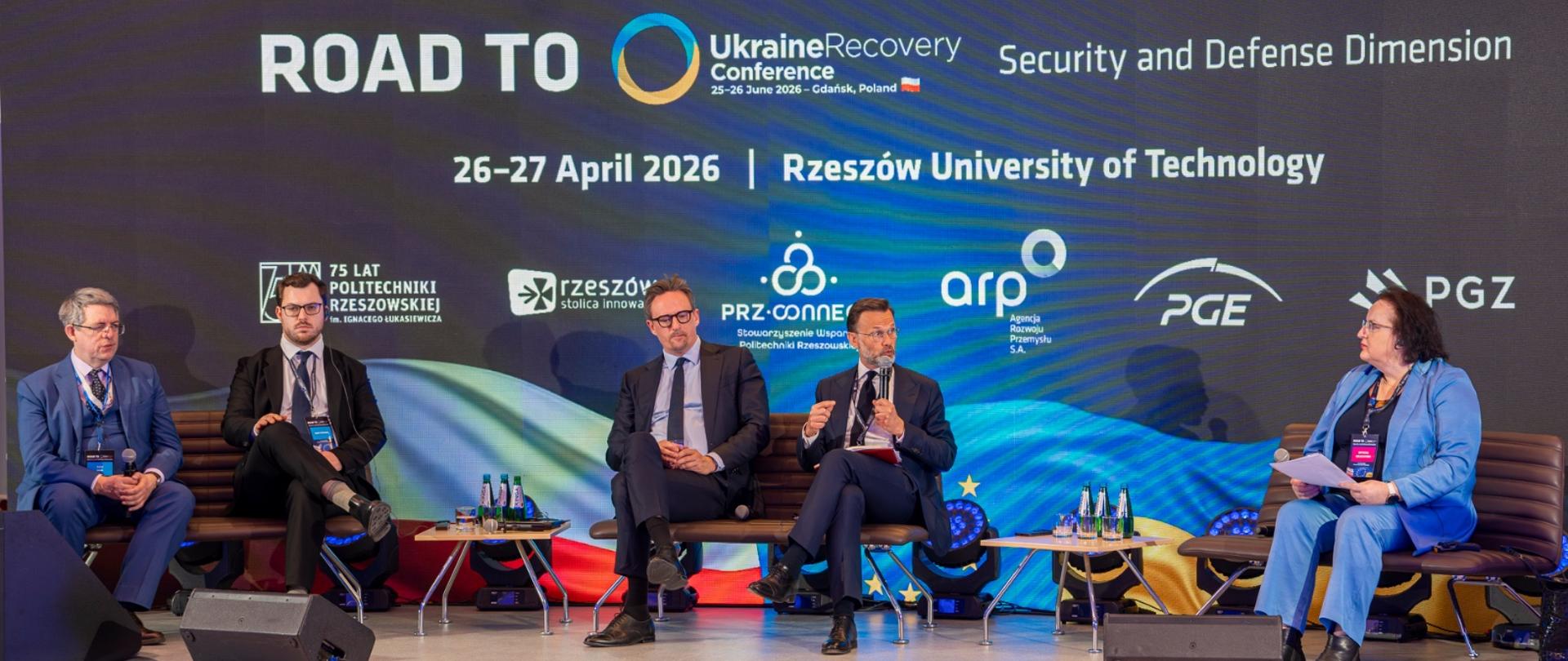 Wojewoda podlaski Jacek Brzozowski wziął udział w konferencji "Road to Ukraine Recovery" w Rzeszowie