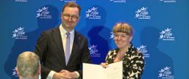 Na zdjęciu widać Wiceprezesa Narodowego Funduszu Ochrony Środowiska i Gospodarki Wodnej Sławomira Mazurka oraz Dyrektor Departamentu Współpracy Międzynarodowej i Ekspertyz Karolinę Loth- Babut