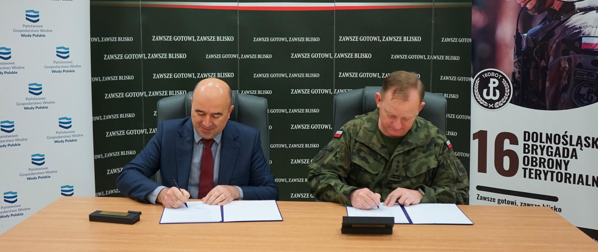 Stanisław Longawa – Dyrektor RZGW we Wrocławiu i płk Edward Chyła – Dowódca 16. Dolnośląskiej Brygady Obrony Terytorialnej. 