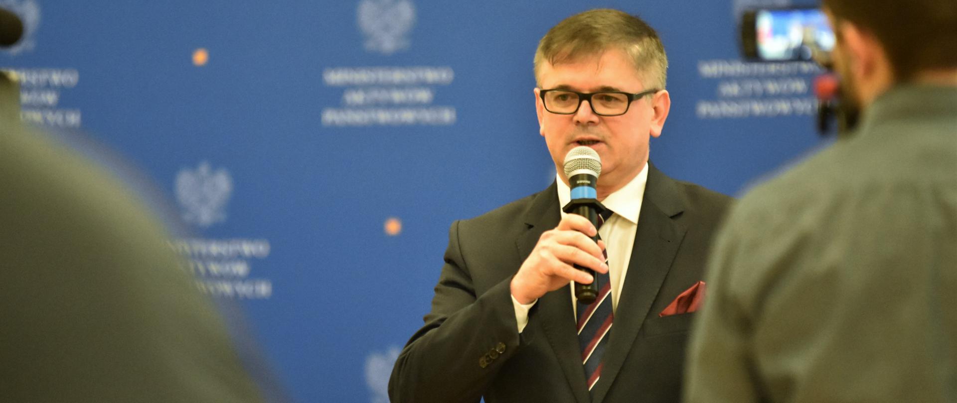 Wiceminister Adam Gawęda