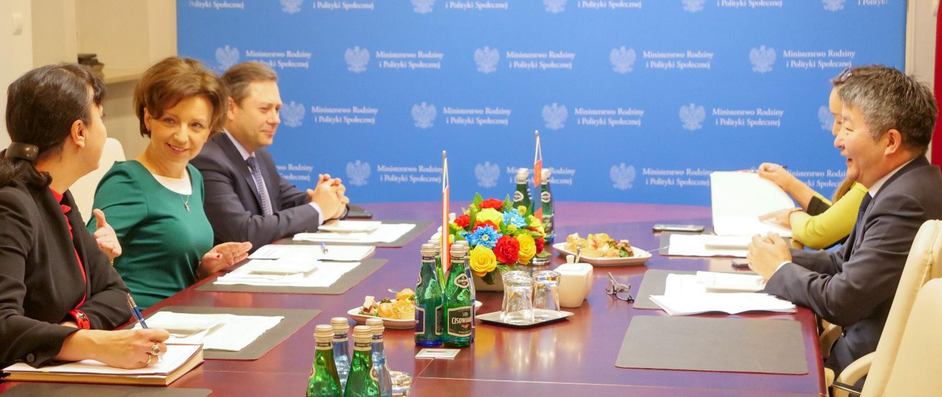 Spotkanie Minister Marleny Maląg z Ambasadorem Mongolii w Polsce