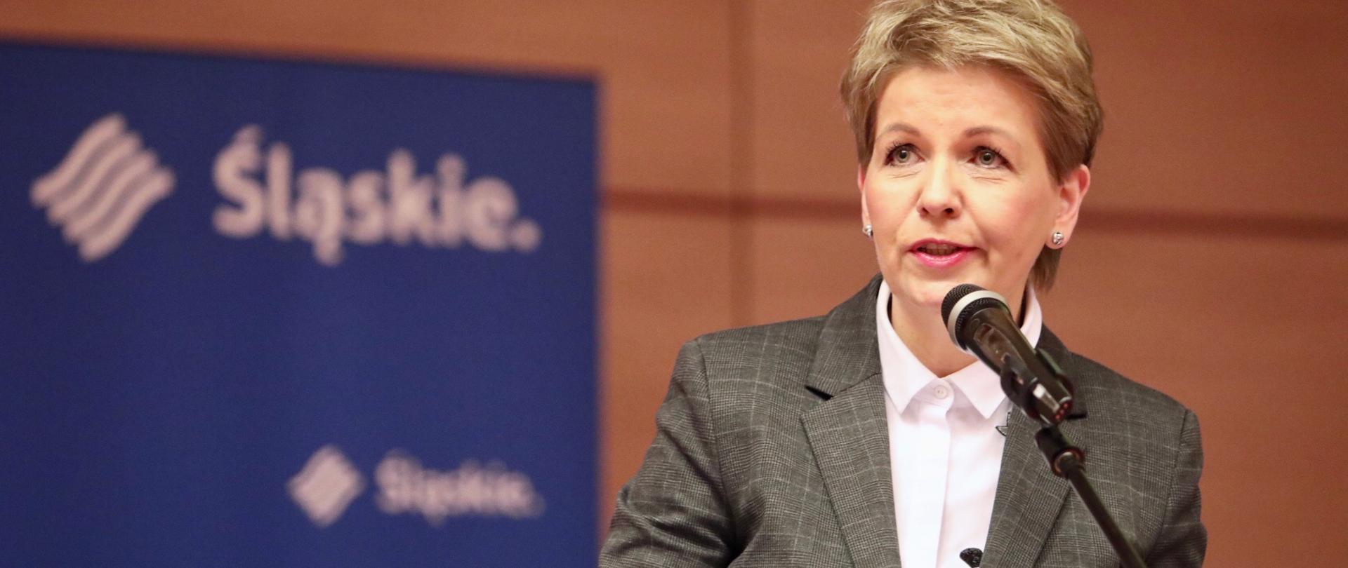 Alina Nowak - Katowice. Wystapienie na konferencji.