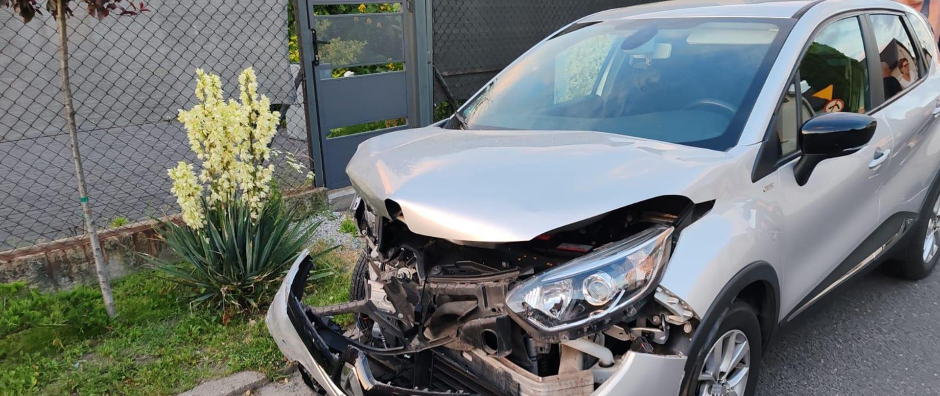 Samochód osobowy po wypadku