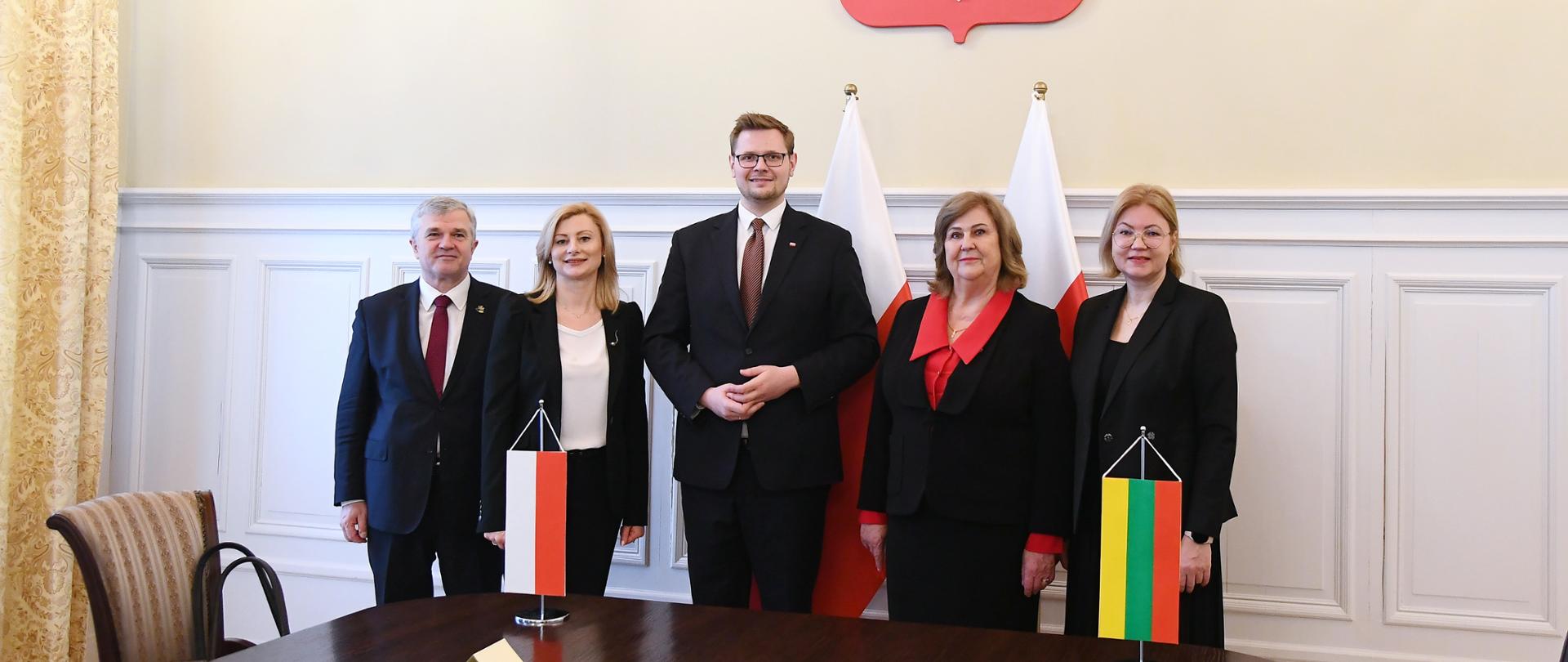 Skuteczna ochrona dzieci – spotkanie z delegacją litewskiego Sejmu