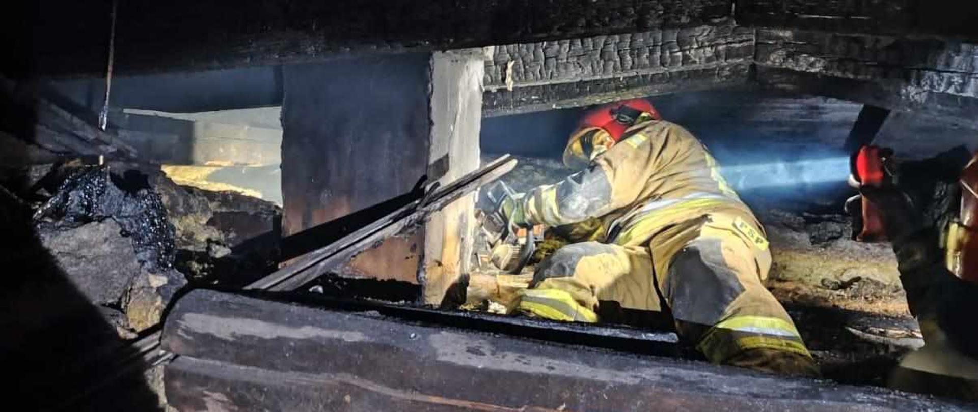 Pożar poddasza w kamienicy przy ulicy Plac 1 – go Maja w Ryczywole