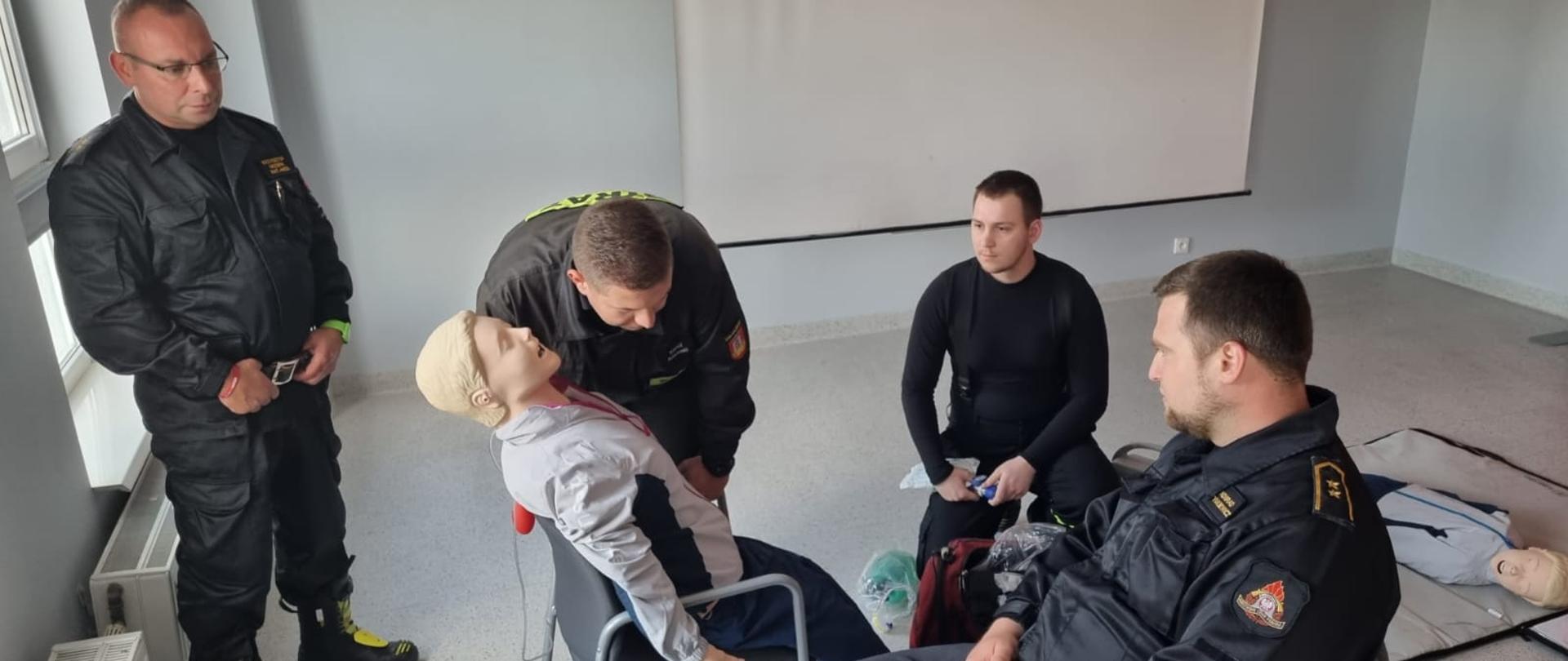 EGZAMIN POTWIERDZAJĄCY TYTUŁ RATOWNIKA Z ZAKRESU KWALIFIKOWANEJ PIERWSZEJ POMOCY