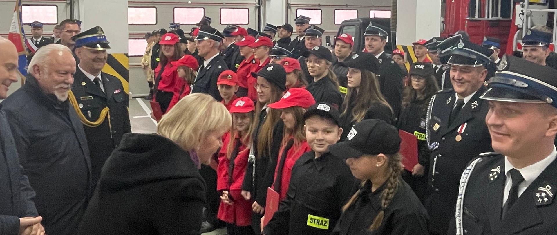 Uroczyste wręczenie promes dla Młodzieżowych Drużyn Pożarniczych z terenu powiatów przysuskiego i grójeckiego