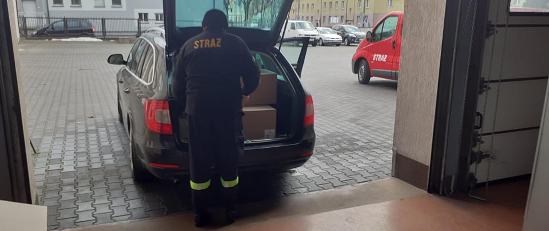 Dystrybucja maseczek w ramach akcji "Maseczka dla obywatela"