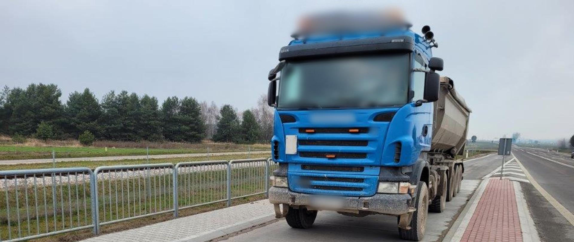 40-tonowy zestaw z fatalnym ogumieniem