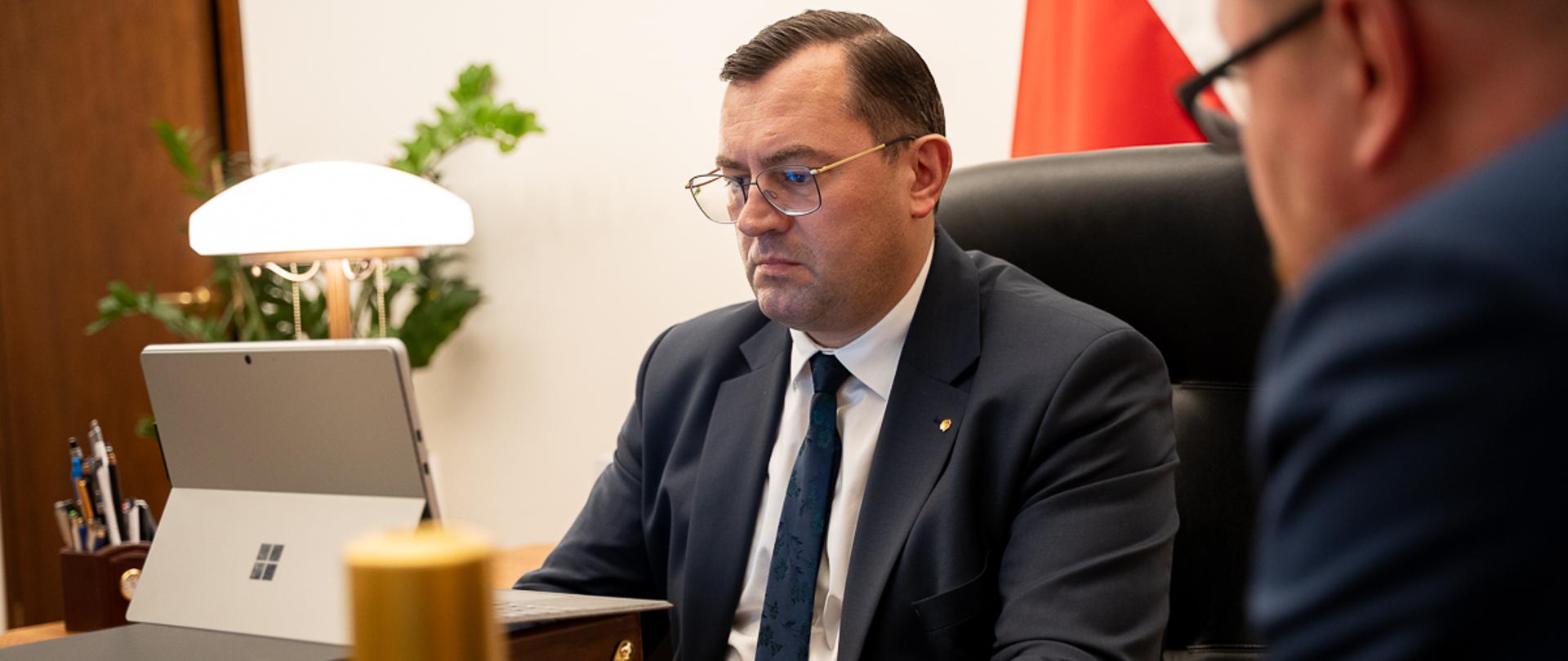 minister Stefan Krajewski