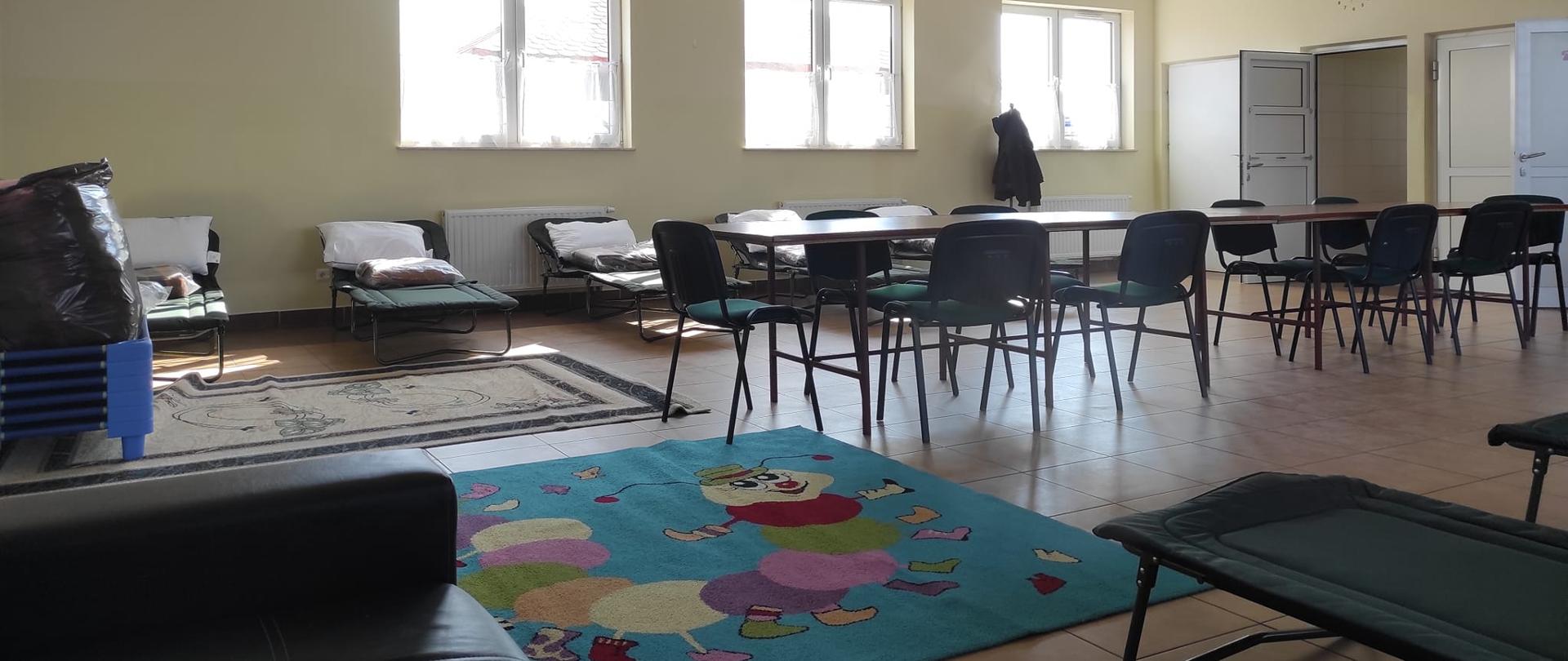 Miejsca dla uchodźców, łóżka przygotowane w strażnicy