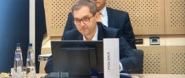 Wiceminister rozwoju, pracy i technologii Marek Niedużak podczas obrad Rady COMPET w Brukseli