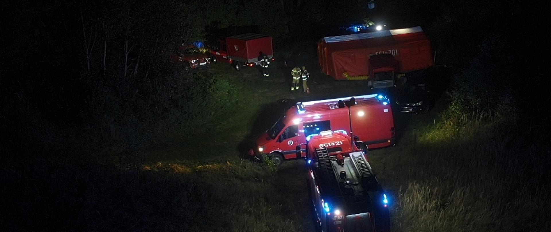 Początkowe działania prowadzono w porze nocnej.