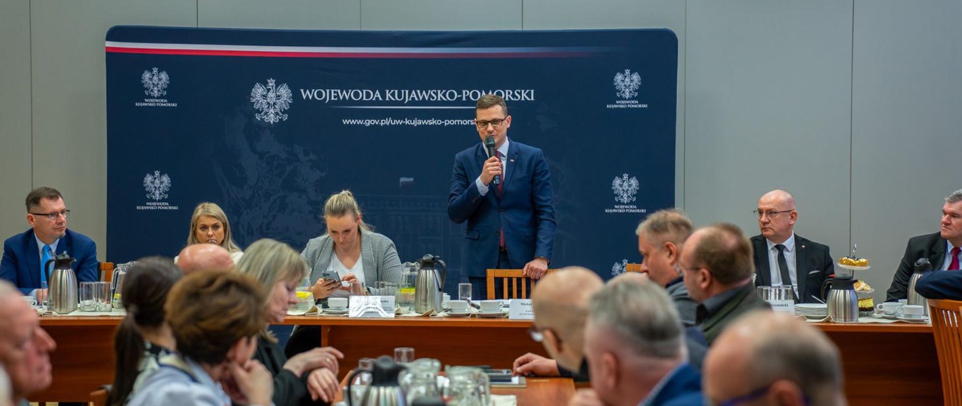 Wojewoda Michał Sztybel otwiera spotkanie