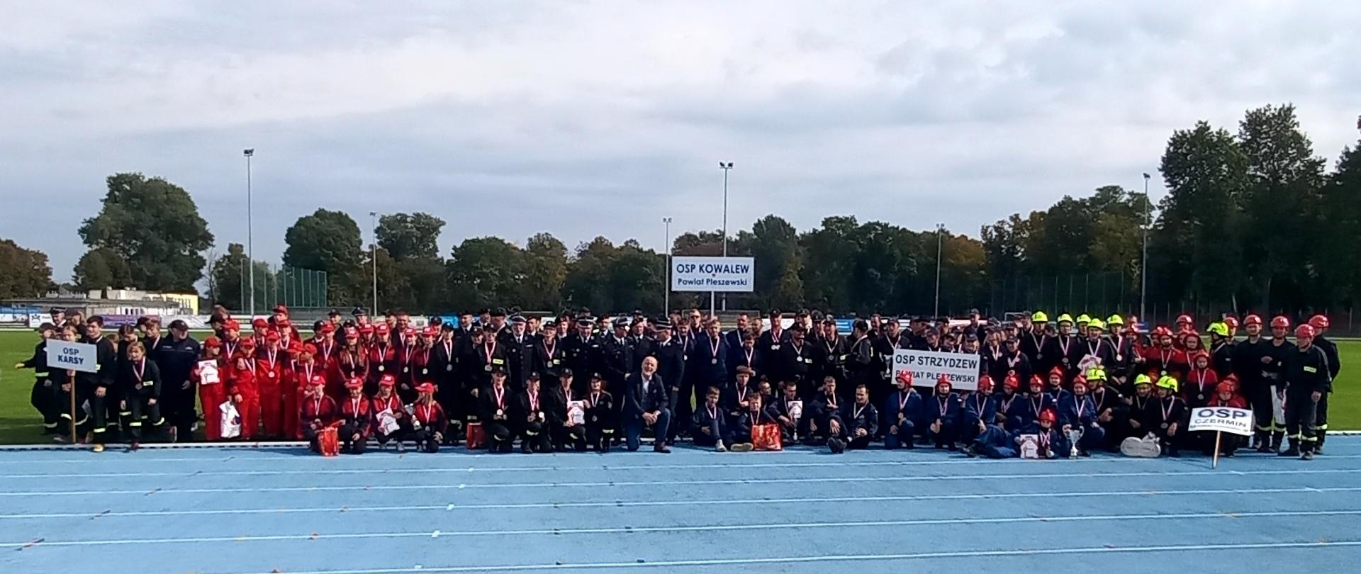 Zdjęcie grupowe uczestników zawodów
