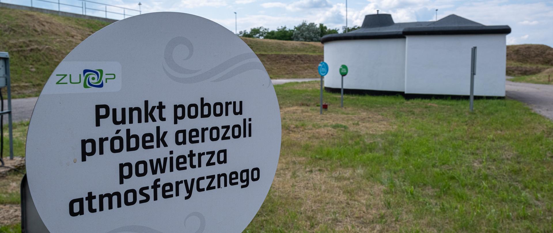 Punkt poboru próbek aerozoli powietrza atmosferycznego na KSOP w Różania 