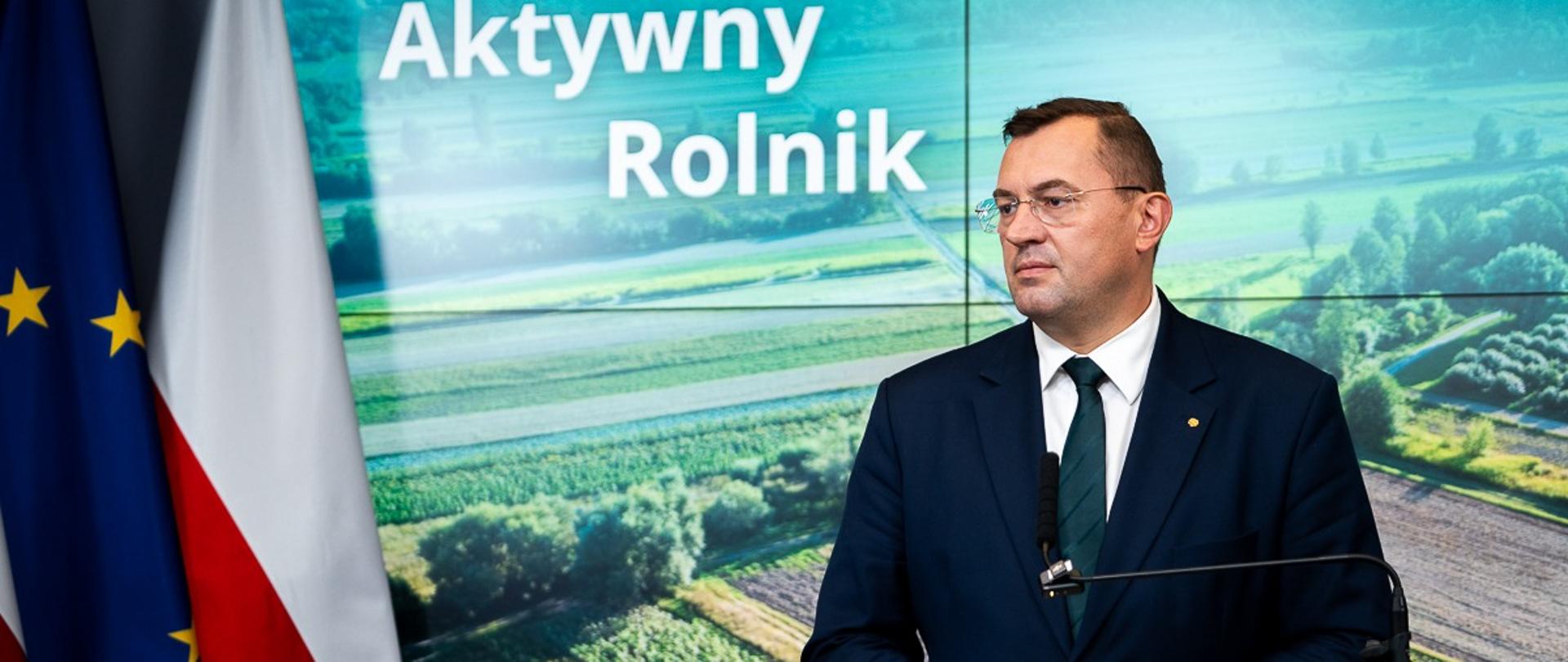 Minister Stefan Krajewski podczas konferencji prasowej fot. MRiRW