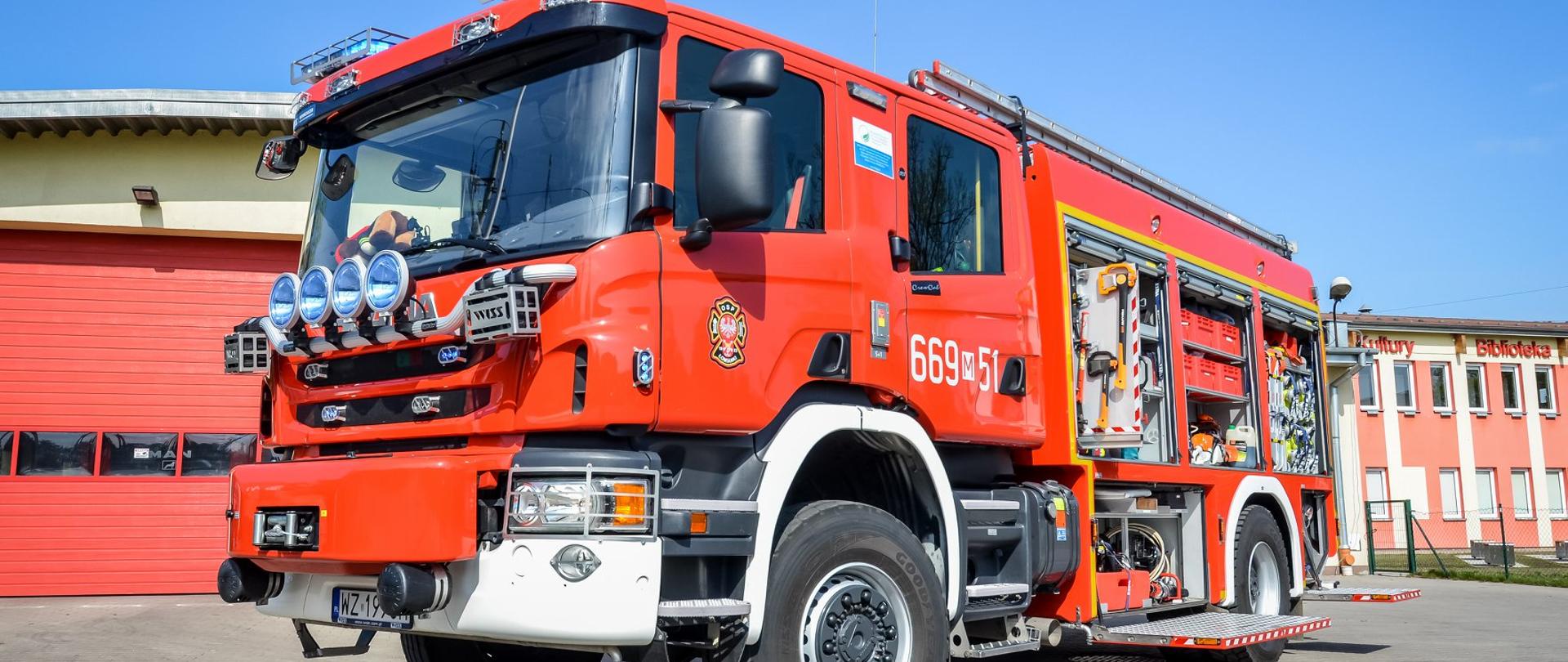 Samochód GCBA 5/32/4 Scania P410