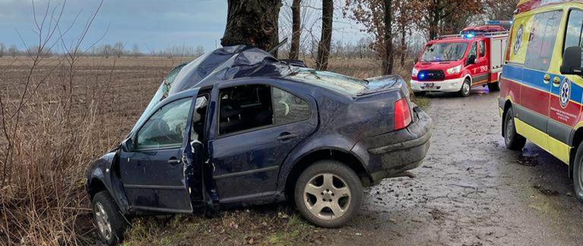 Wypadek samochodu osobowego marki VOLKSWAGEN Bora na drodze powiatowej 2029P w miejscowości Międzylesie.
