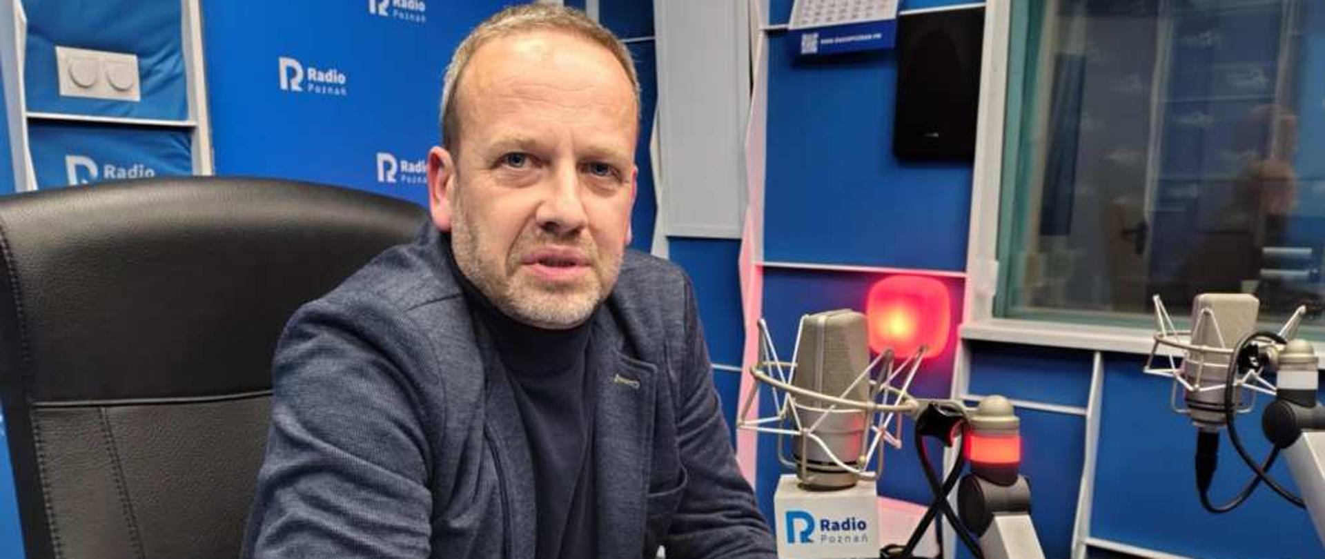 Wojewódzki Inspektor Radosław Grychowski gościem audycji "Rozmowy po zachodzie"