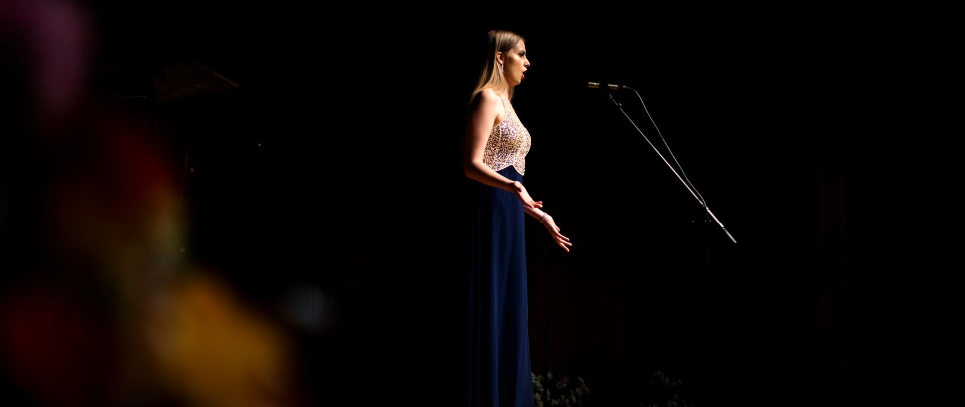 Występy artystyczne na scenie