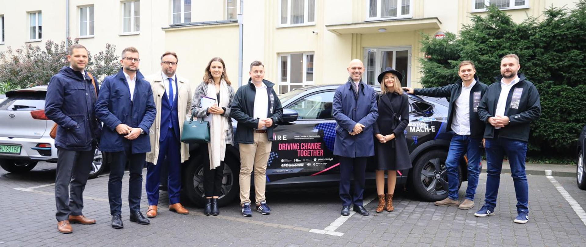 10 000 km bez emisji dla elektromobilności