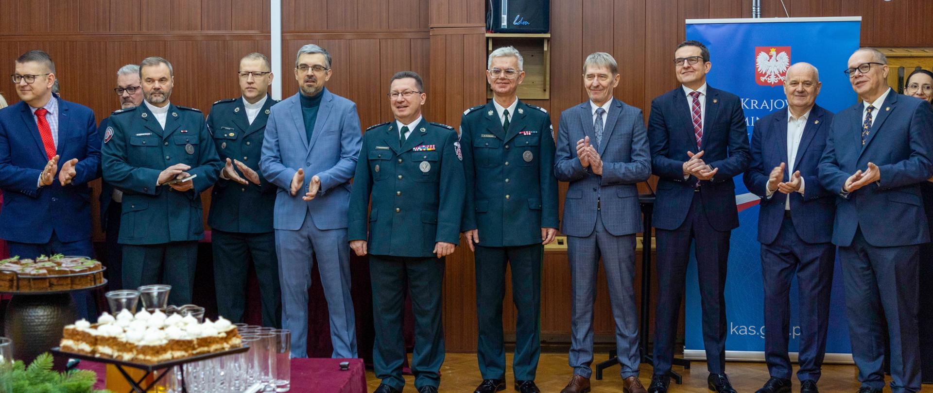 Kadra kierownicza podlaskiej KAS na spotkaniu opłatkowym