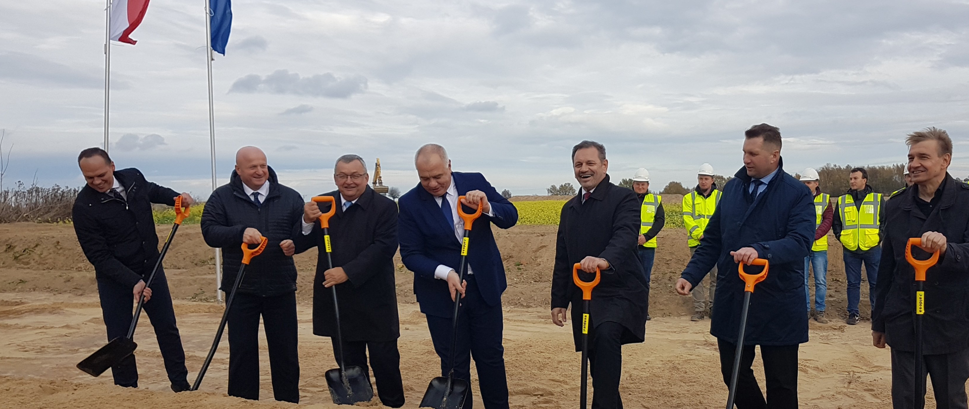 Wicepremier J. Sasin, minister infrastruktury A. Adamczyk i wiceminister infrastruktury R. Weber wzięli udział w inauguracji budowy obw. Kraśnika